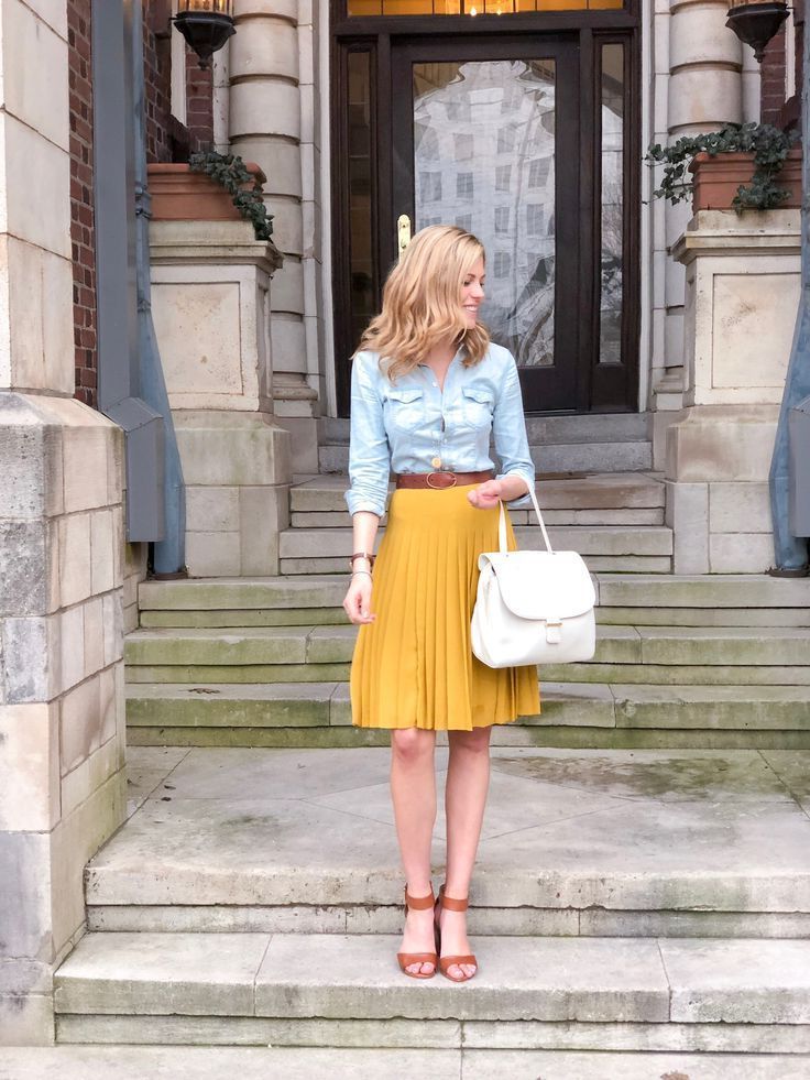 How To Wear Yellow: Jaw-Dropping Street Style Inspiration 2022