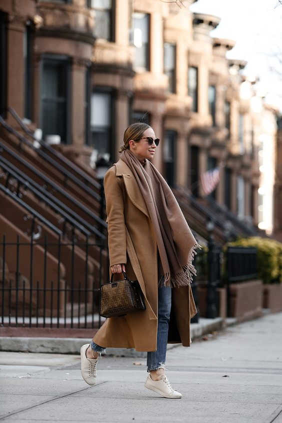 Best Scarf Colors For Camel Coats: Ultimate Street Style Ideas 2021