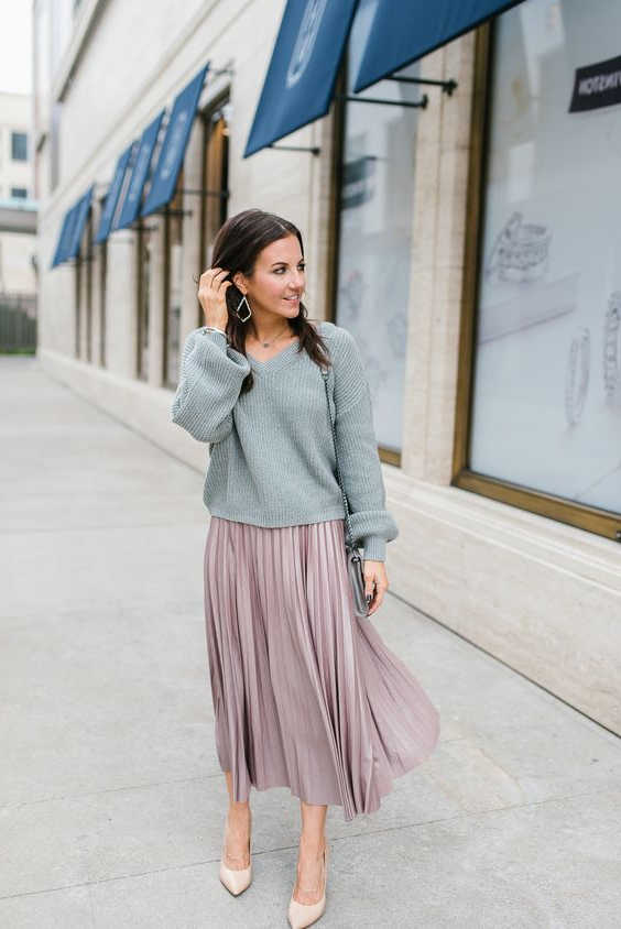 19 Ways How To Wear Sweaters and Skirts: Spectacular Street Looks 2022