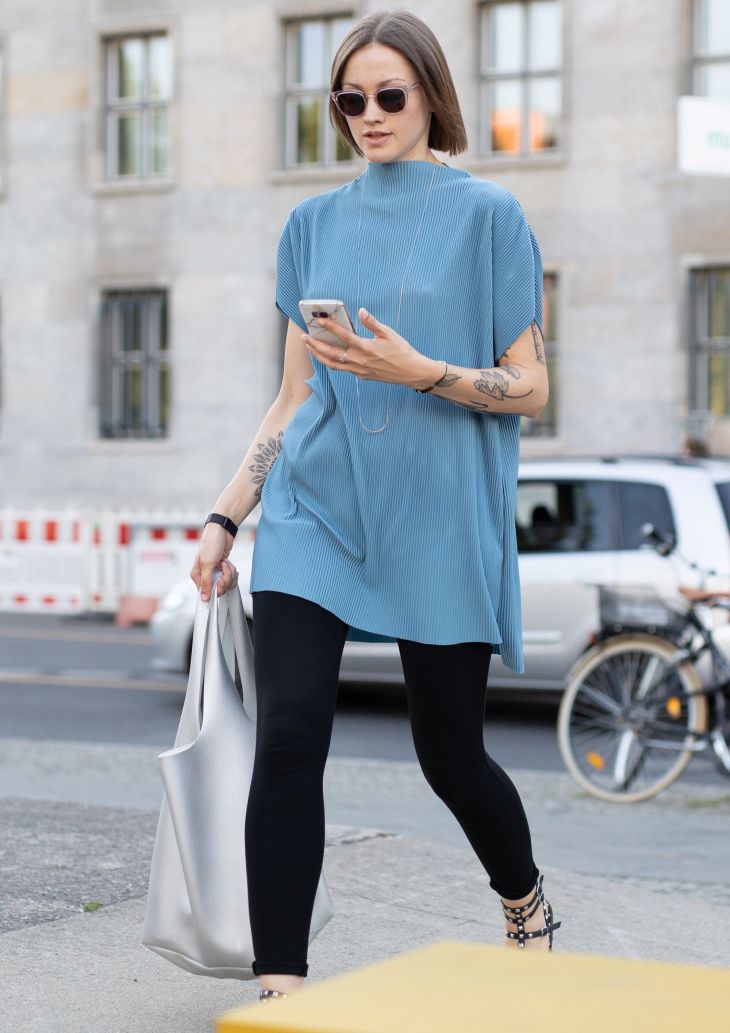 Ways To Wear Leggings This Spring: Inspiring Street Style Ideas 2022