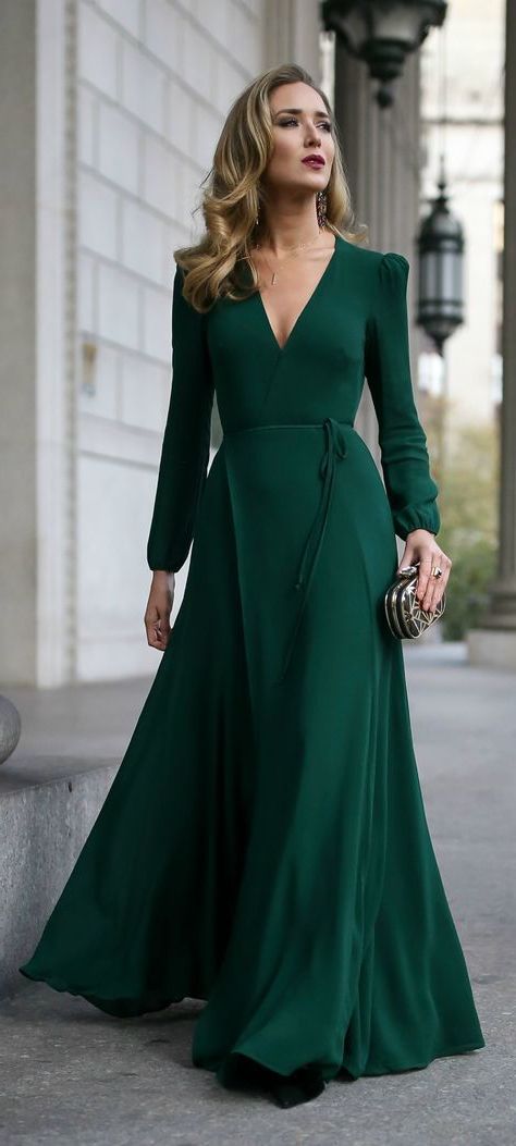 How To Wear Emerald Green Outfits: Easy Style Guide Inspiration 2022