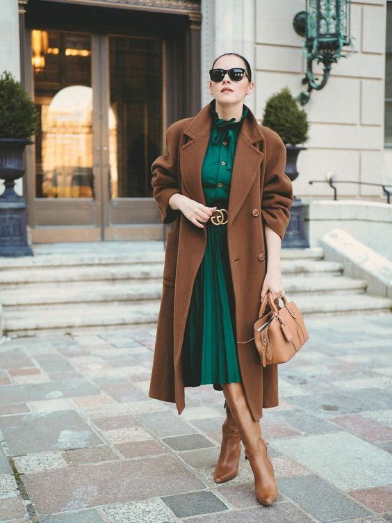 How To Wear Emerald Green Outfits: Easy Style Guide Inspiration 2022