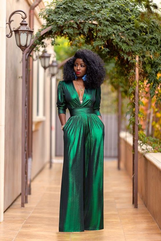 How To Wear Emerald Green Outfits: Easy Style Guide Inspiration 2022