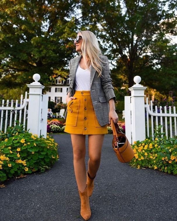 How to Wear Mustard Clothing This Year: Official Street Style