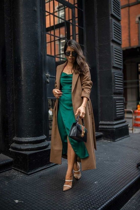 what-shoes-can-i-wear-green-dresses-with-easy-street-style-looks-2021