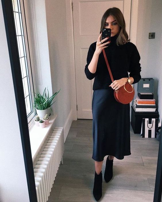 What Black Skirt Outfits Are In Trend 