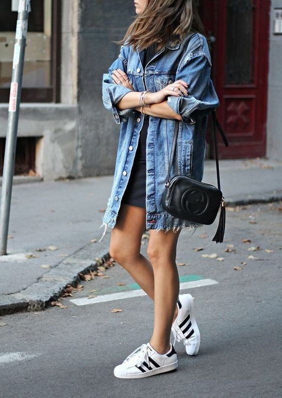What To Wear With Long Denim Jackets Best Outfit Ideas 2022