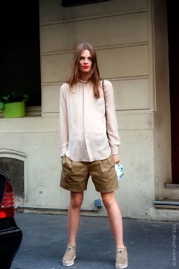 15 Bermuda Shorts Outfits To Look Trendy In Summer 2021 - Styleoholic