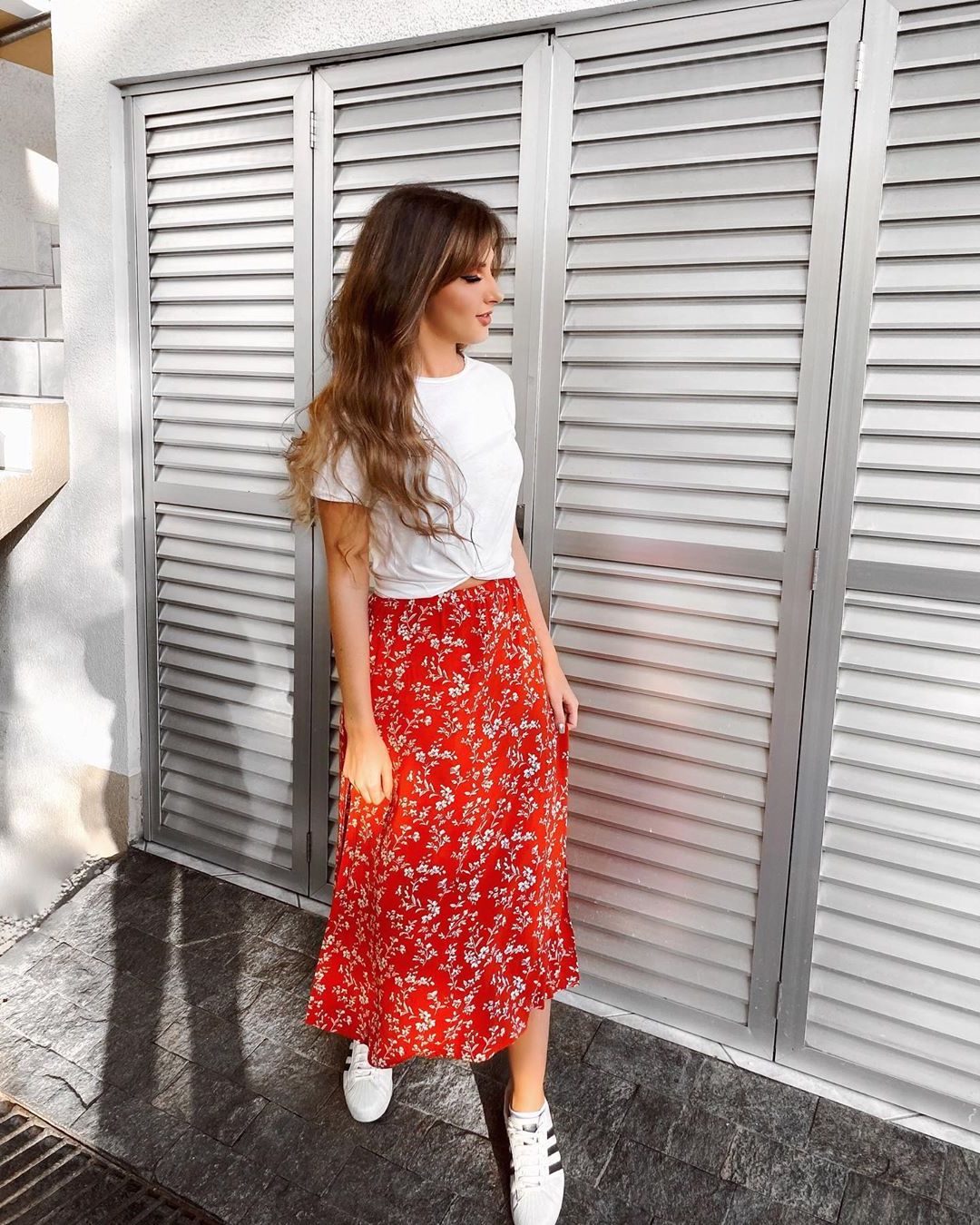 what-to-wear-with-red-skirt-find-your-best-match-2022-fashion-canons