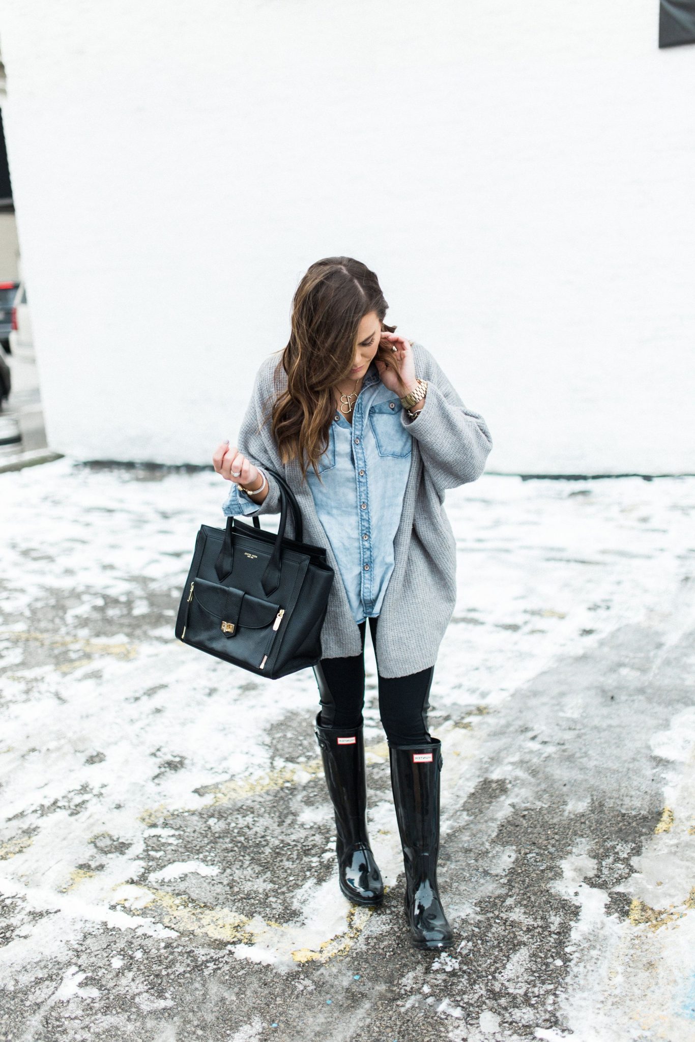 What Should Women Wear In The Rain 2022 Fashion Canons