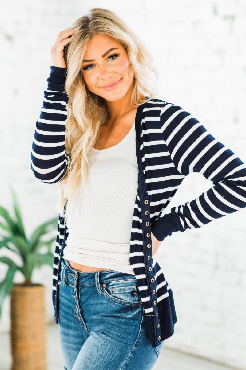 How To Wear Striped Clothes For Women Easy Outfit Ideas 2023