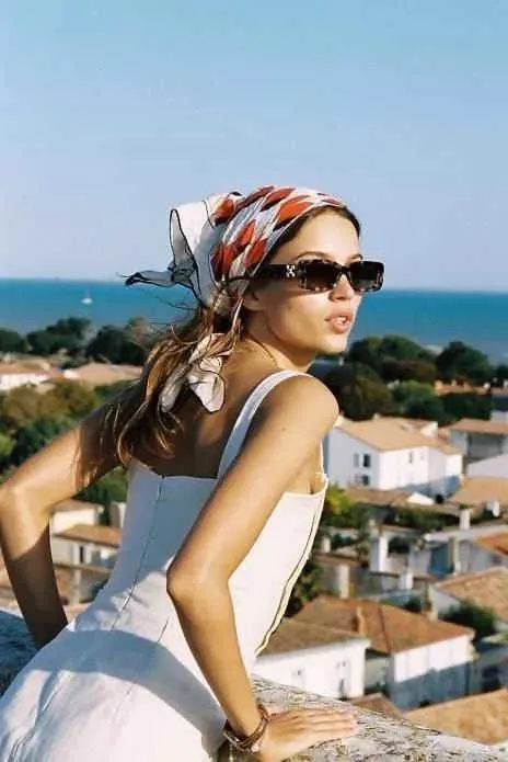 How To Wear Scarves For Women Easy Street Style Ideas 2023