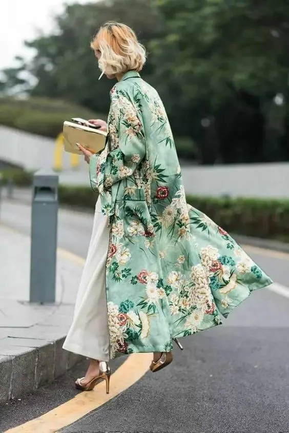How To Wear Kimonos: An Easy Street Style Guide For Ladies 2023