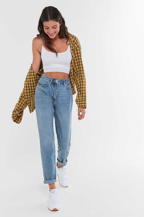 You Should See These 25 Mom Jeans Outfit Ideas 2022