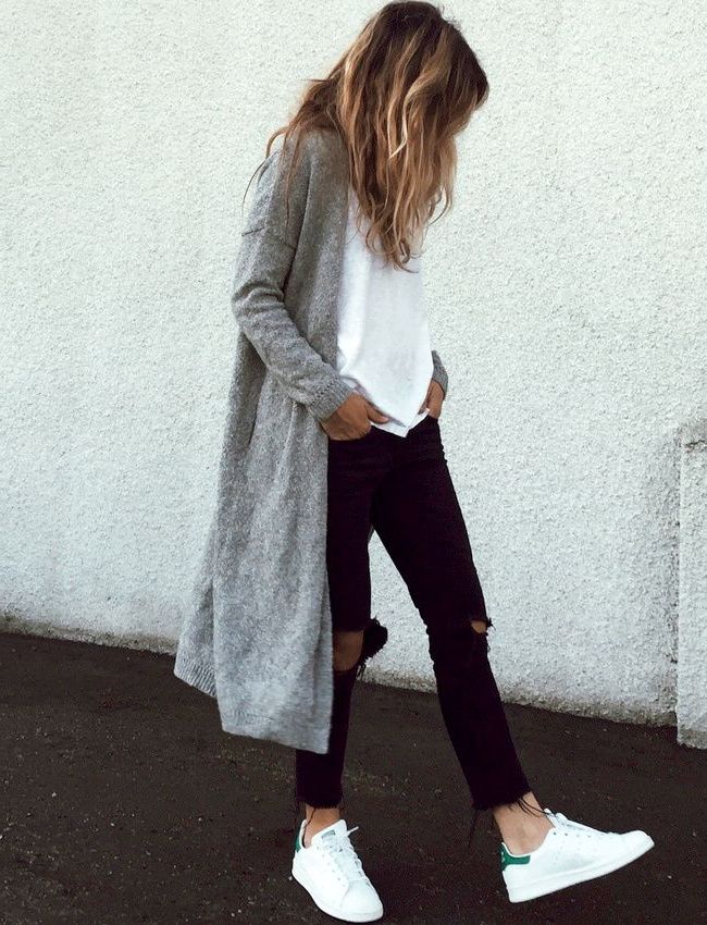 Black Jeans And White Sneakers Easy Outfit Ideas 2022 - Fashion Canons