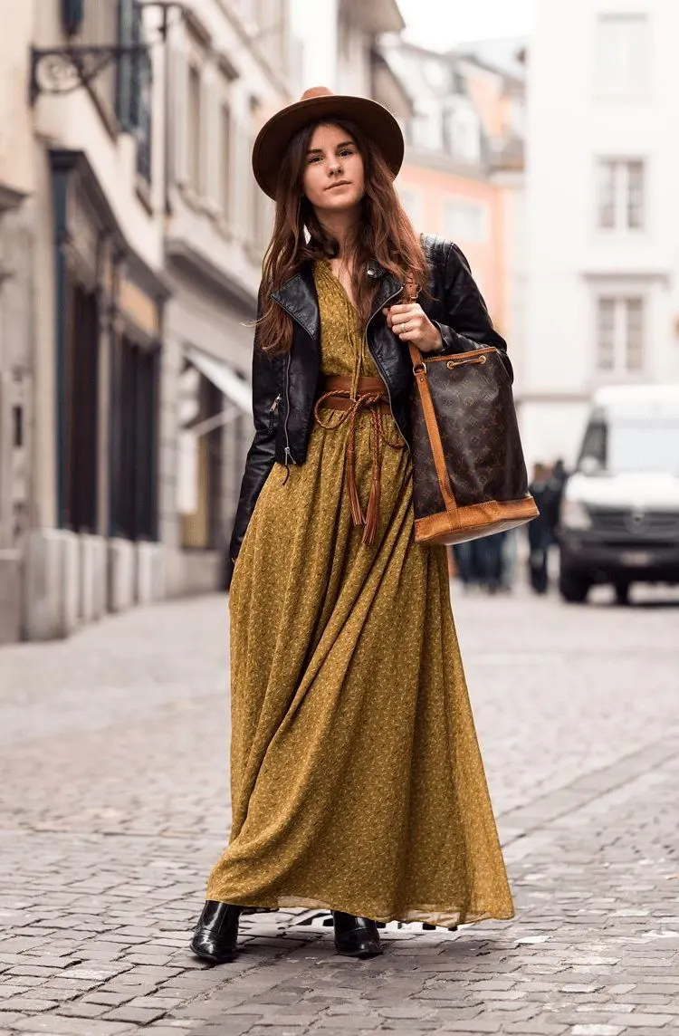 How To Dress Like A French Woman - Real Parisian Style 2023