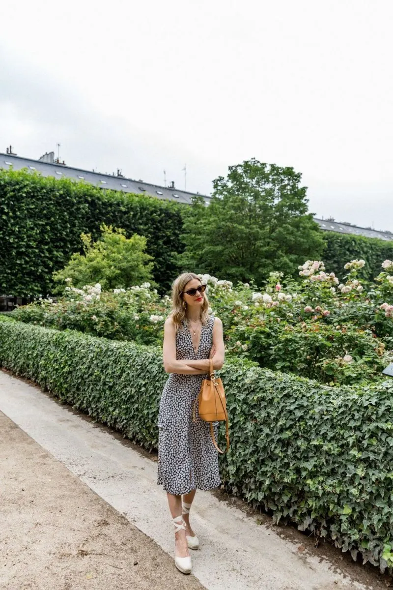 How To Dress Like A French Woman - Real Parisian Style 2023