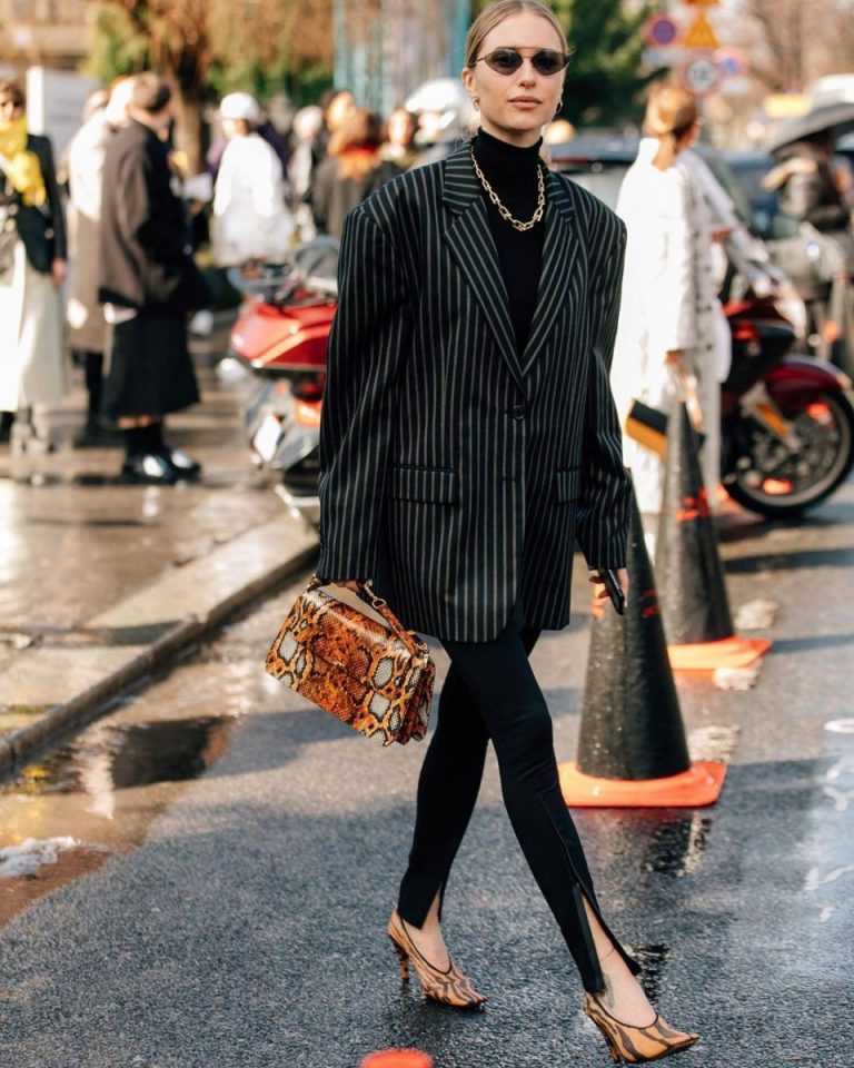 Ways To Wear Leggings This Spring: Inspiring Street Style Ideas 2023 ...