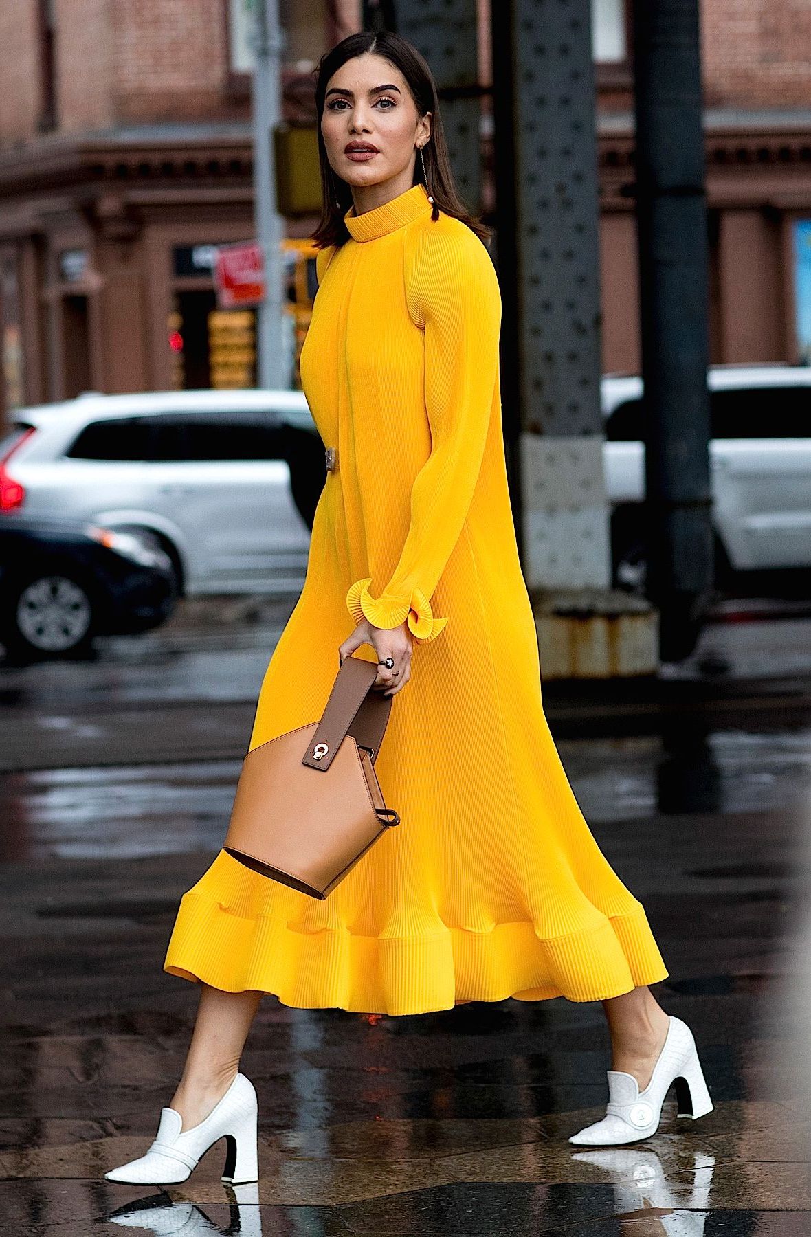 How To Wear Yellow: Jaw-Dropping Street Style Inspiration 2023 ...