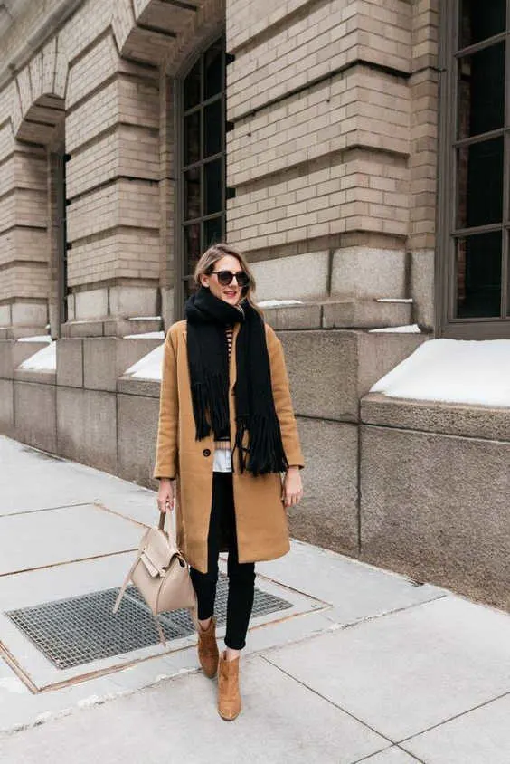 Best Scarf Colors For Camel Coats: Ultimate Street Style Ideas 2023