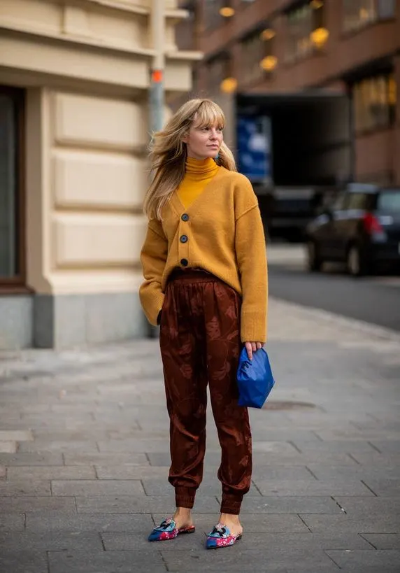 Easy Guide How To Wear Turtlenecks: Effortless Street Looks 2023