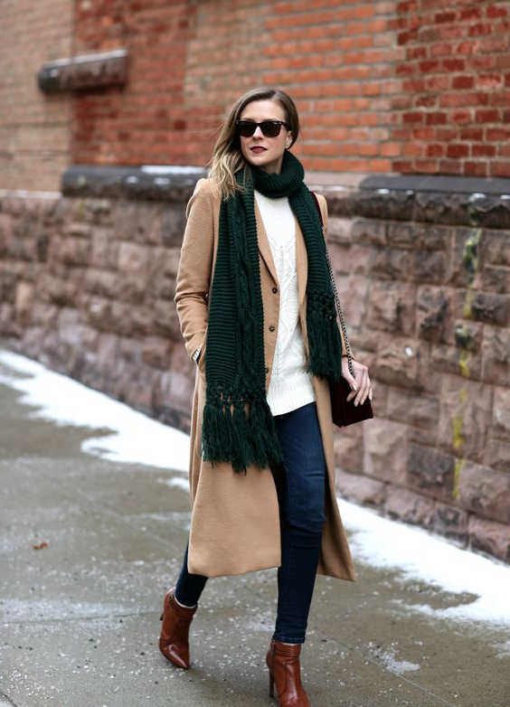 Best Scarf Colors For Camel Coats: Ultimate Street Style Ideas 2022