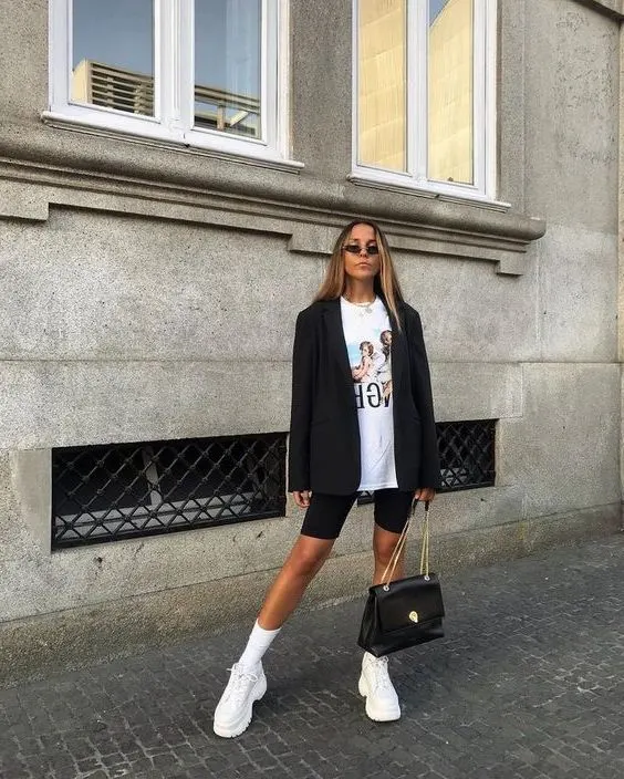 Should You Wear Oversized Outfits: How To Wear It Without Looking Big ...