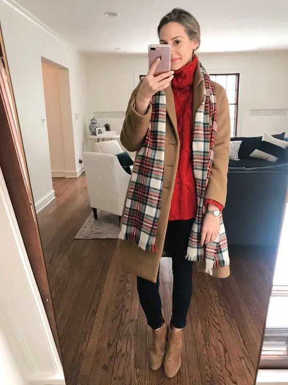 Best Scarf Colors For Camel Coats: Ultimate Street Style Ideas 2023