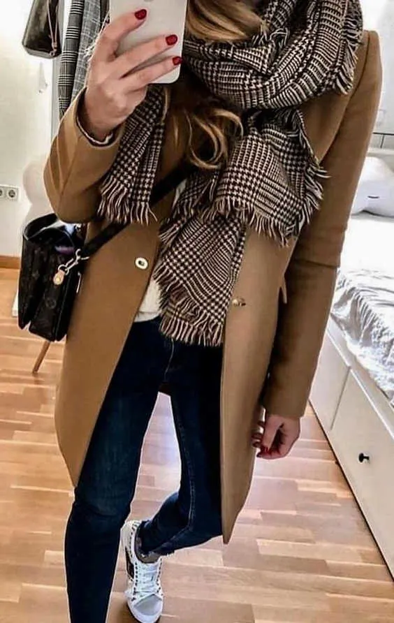 Best Scarf Colors For Camel Coats: Ultimate Street Style Ideas 2023