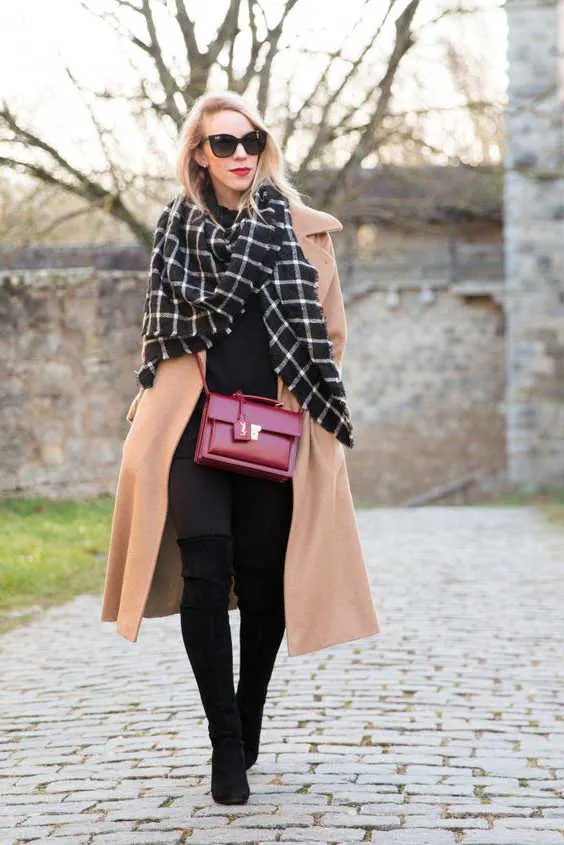 Best Scarf Colors For Camel Coats: Ultimate Street Style Ideas 2023