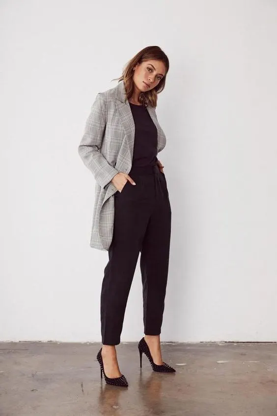 Business Meeting Women Outfit Ideas: Successful Office Looks 2023 | Fashion  Canons