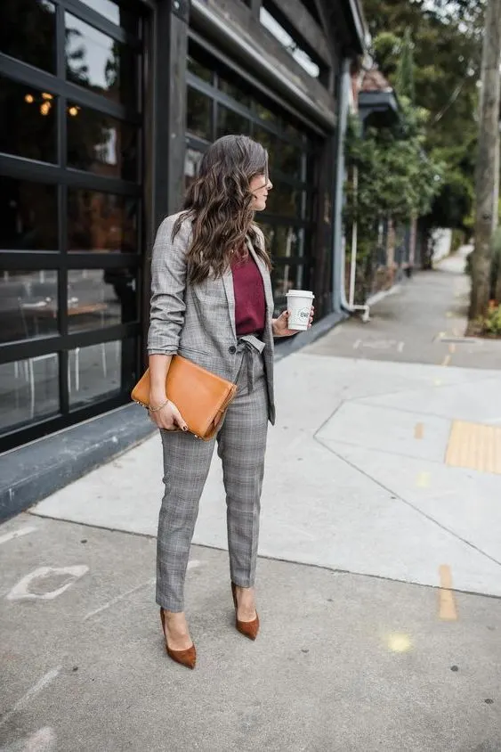 Business Meeting Women Outfit Ideas: Successful Office Looks 2023