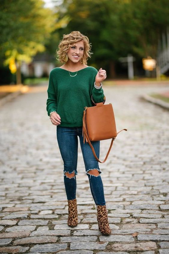 How To Wear Emerald Green Outfits: Easy Style Guide Inspiration 2022