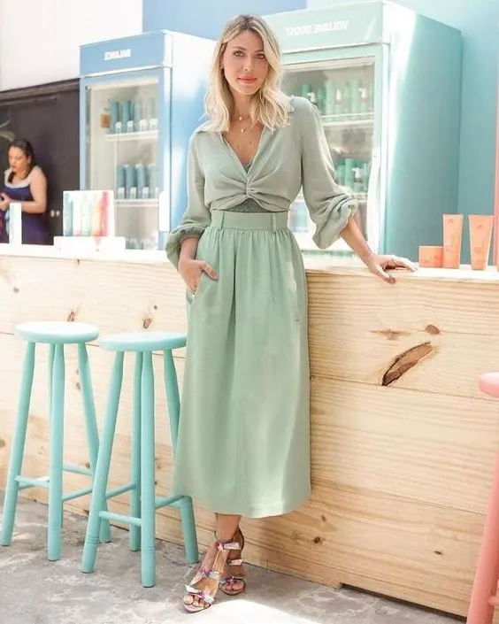 How To Wear Mint Colored Clothing For Women: Smart Strategies 2023