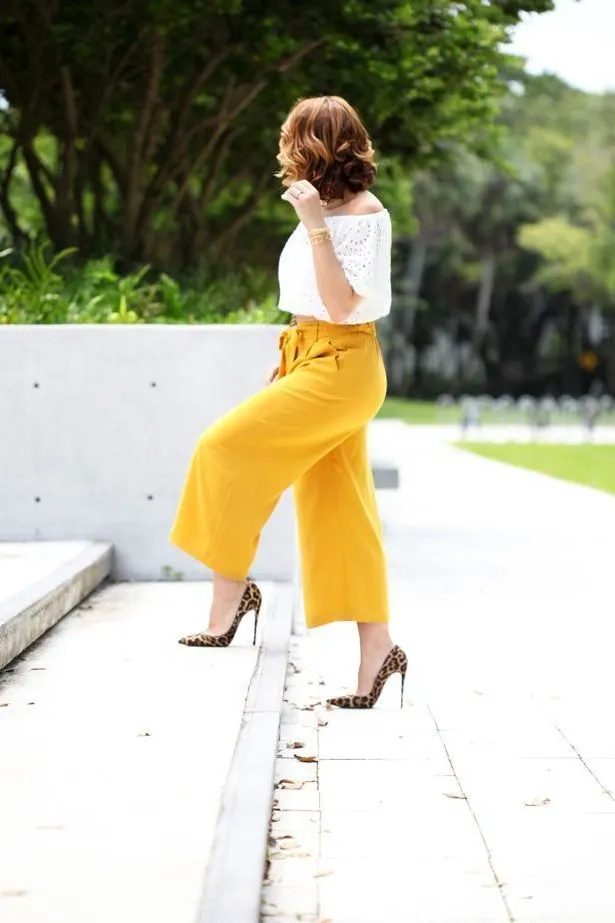 How to Wear Mustard Clothing This Year: Official Street Style Inspiration 2023