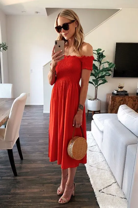 Off The Shoulder Dresses For Summer: Easy Guide For Young Ladies 2023