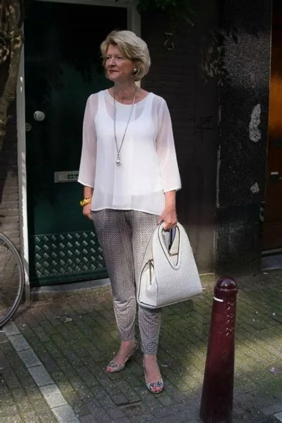 Casual clothes for shop 60 year old woman