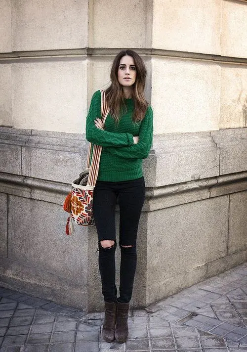 How To Wear Emerald Green Outfits: Easy Style Guide Inspiration 2023