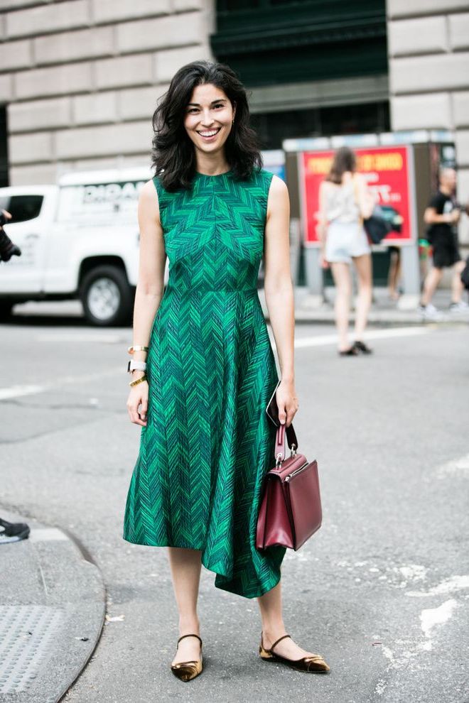 What Shoes Can I Wear Green Dresses With: Easy Street Style Looks 2023