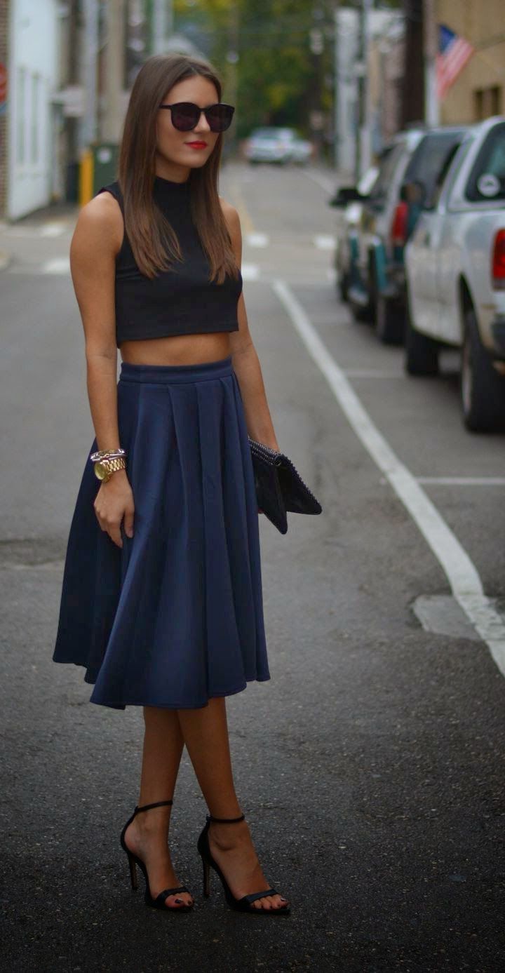 Crop Top Outfits With Skirt: One And Only Guide 2023