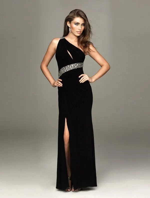 How To Look Good In A Black Maxi Dress: Epic Inspiration 2023 | Fashion ...