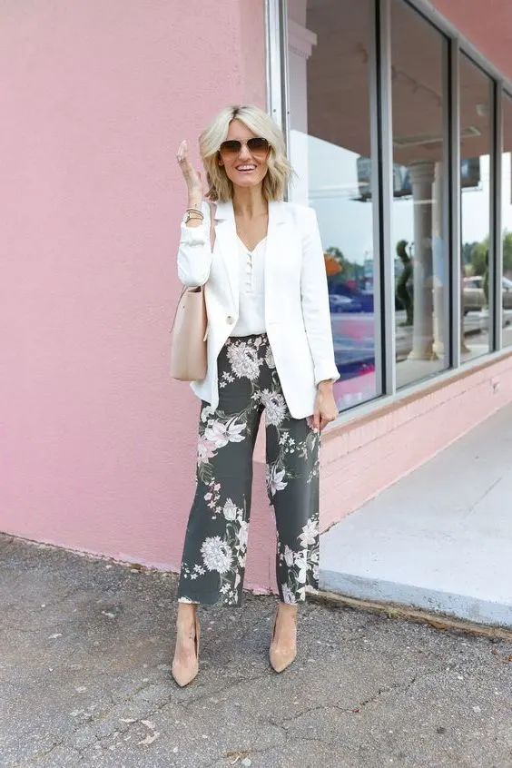 Complete Guide On How To Make Floral Pants Look Chic On You 2023 | Fashion  Canons