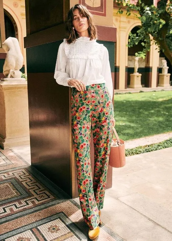 Complete Guide On How To Make Floral Pants Look Chic On You 2023