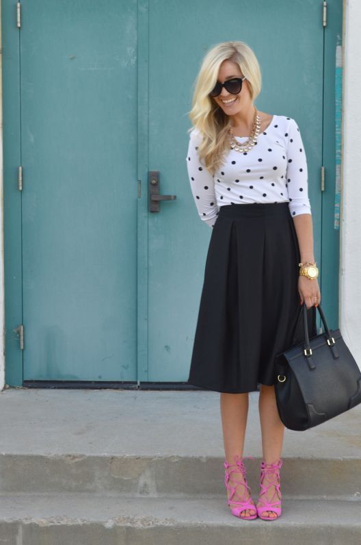 What Tops To Wear With Black Skirts To Stand Out 2022