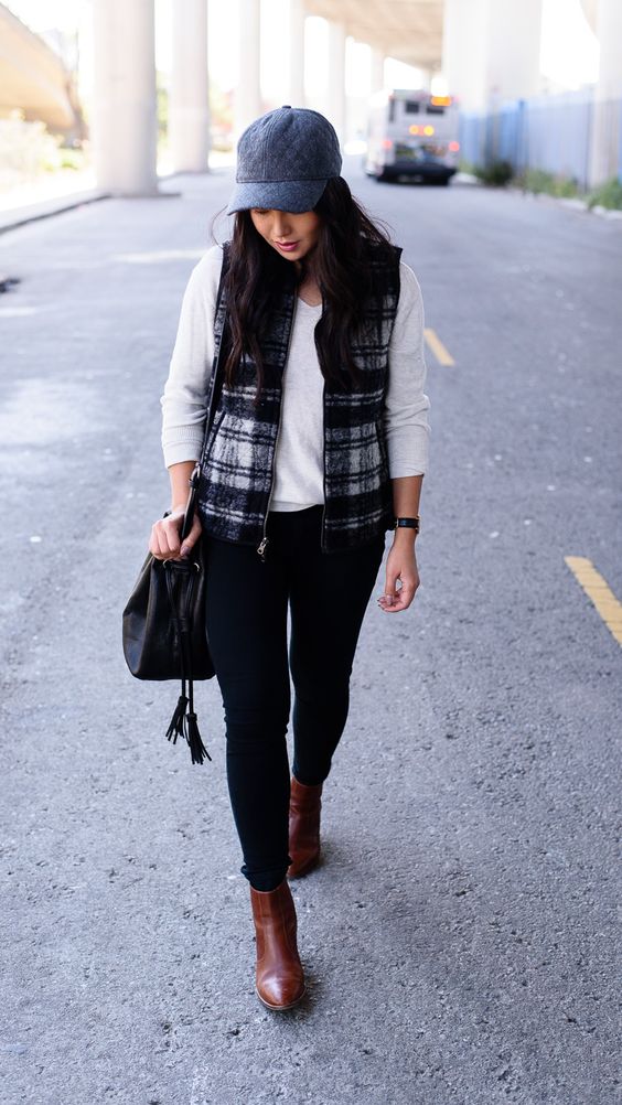 What Plaid Print Outfits Are In Style Right Now (Easy Guide For Beginners) 2023
