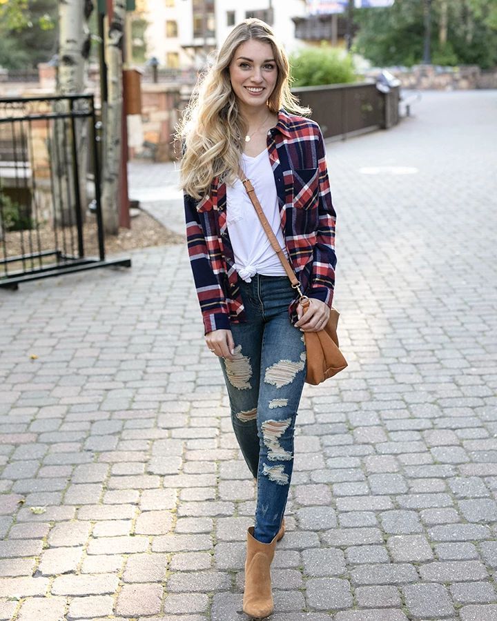 What Tops To Wear With Ripped Jeans This Year Best Outfit Combinations 2022
