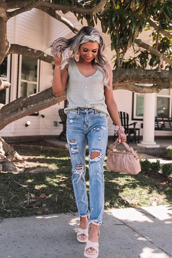 What Tops To Wear With Ripped Jeans This Year Best Outfit Combinations 2023