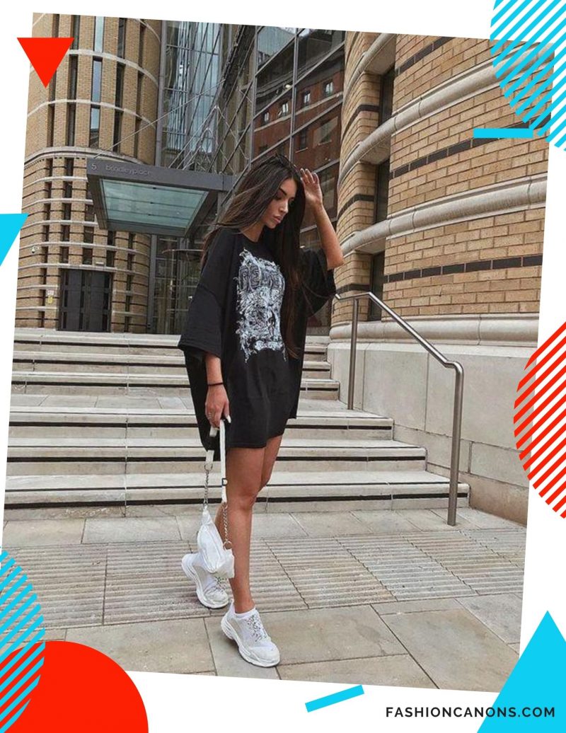 How Should You Wear Oversized T-Shirts: Street Style Inspiration 2023