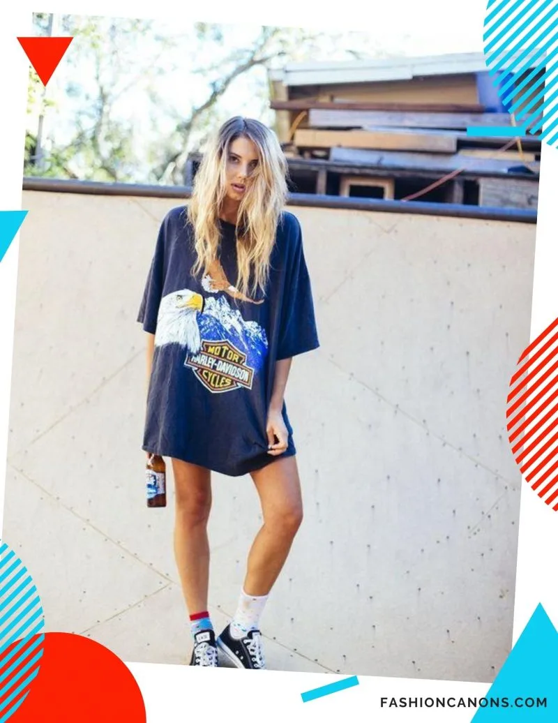 How Should You Wear Oversized T-Shirts: Street Style Inspiration 2023