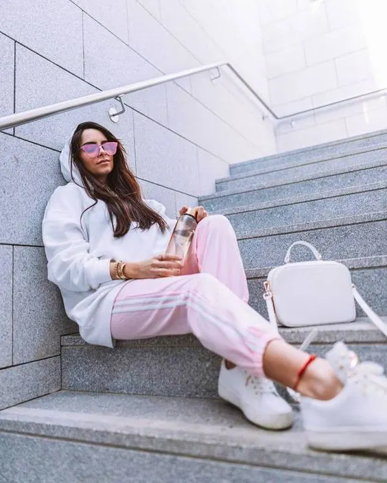 How To Wear White Bags For Ladies: 24+ Outfit Ideas 2023